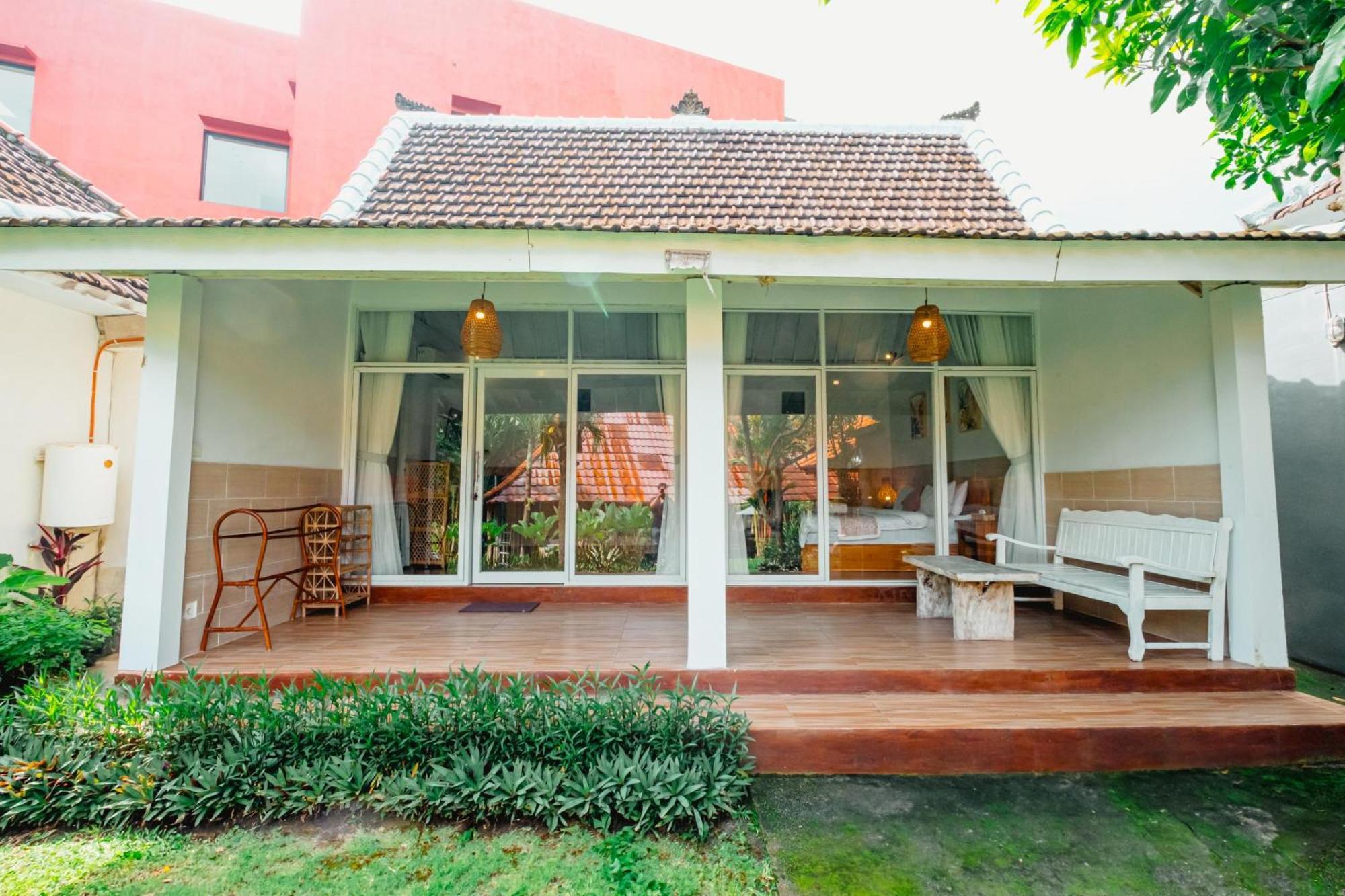 Agung Wiwin Homestay & Restaurant Mengwi Exterior foto